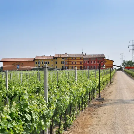 Dei Grippi Farm stay Sona